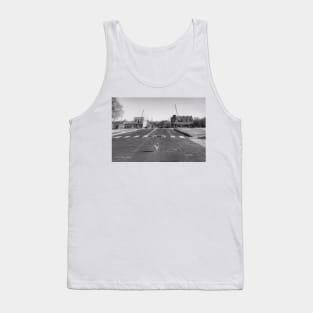 Why Did The Chicken Cross The Road.... - Black And White Tank Top